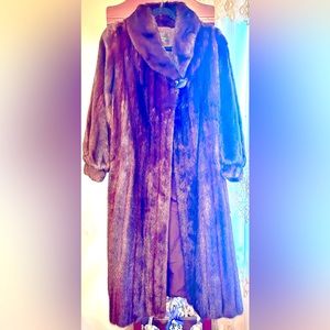Mink Coat for a lady. Worn 8 times for the outside walks - no use in transport.